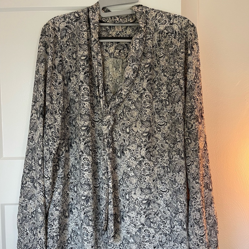 Lila Rose boutique paisley blouse